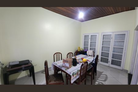 Casa para alugar com 280m², 8 quartos e 3 vagas Casa para alugar com 280m², 8 quartos e 3 vagasSala de Jantar