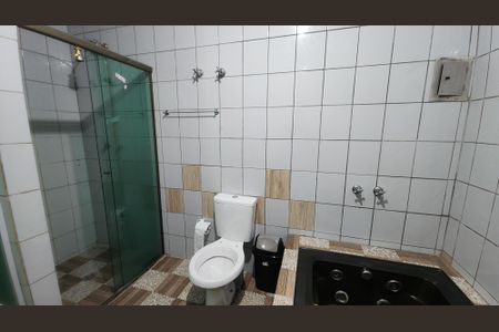 Casa para alugar com 280m², 8 quartos e 3 vagas Casa para alugar com 280m², 8 quartos e 3 vagasBanheiro da Suíte 5