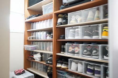 Casa à venda com 290m², 3 quartos e 4 vagasQuarto de Serviço