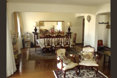 Apartamento à venda com 220m², 4 quartos e 4 vagasFoto 02