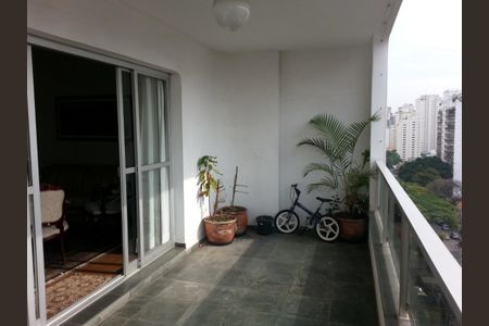 Apartamento à venda com 220m², 4 quartos e 4 vagasFoto 09