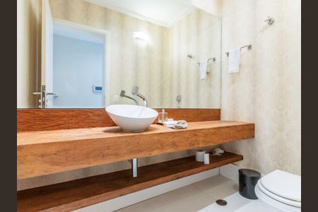 Apartamento à venda com 465m², 4 quartos e 5 vagasBanheiro 