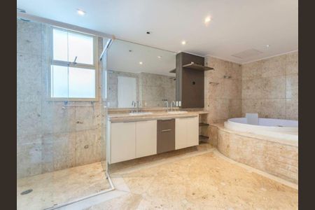 Apartamento à venda com 465m², 4 quartos e 5 vagasBanheiro 