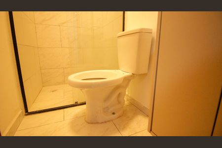 Casa de condomínio à venda com 37m², 2 quartos e sem vaga Casa de condomínio à venda com 37m², 2 quartos e sem vagaBanheiro