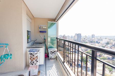 Apartamento à venda com 64m², 2 quartos e 1 vaga Apartamento à venda com 64m², 2 quartos e 1 vagaVaranda