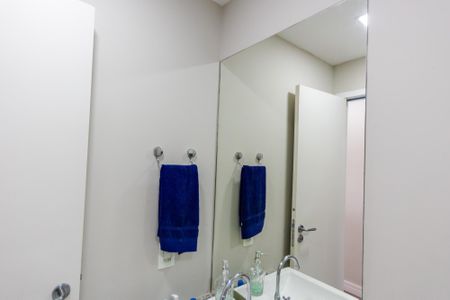 Apartamento à venda com 64m², 2 quartos e 1 vaga Apartamento à venda com 64m², 2 quartos e 1 vagaBanheiro
