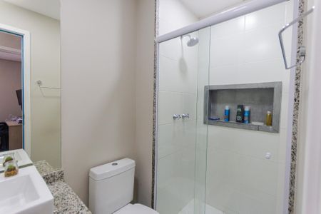 Apartamento à venda com 64m², 2 quartos e 1 vaga Apartamento à venda com 64m², 2 quartos e 1 vagaBanheiro