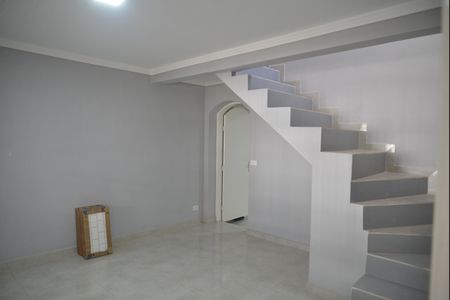 Casa à venda com 143m², 2 quartos e 2 vagasSala