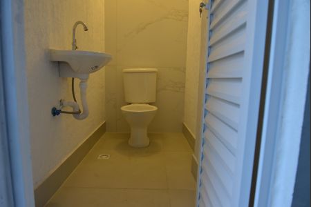 Casa à venda com 143m², 2 quartos e 2 vagasBanheiro de Serviço