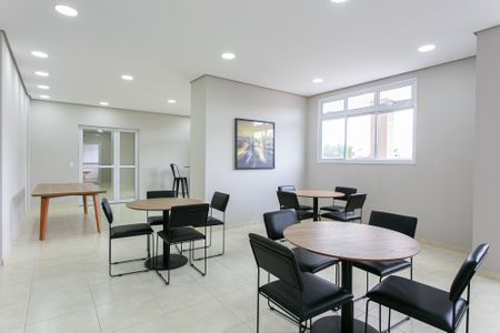 Apartamento para alugar com 44m², 2 quartos e 1 vaga Apartamento para alugar com 44m², 2 quartos e 1 vagaÁrea comum - Salão de festas