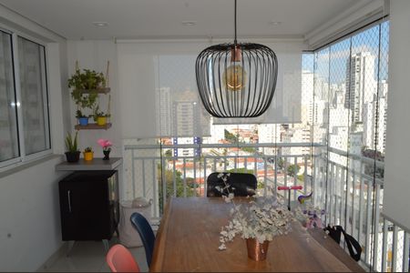 Apartamento à venda com 81m², 2 quartos e 2 vagasVaranda