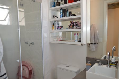 Apartamento à venda com 81m², 2 quartos e 2 vagasBanheiro da Suíte