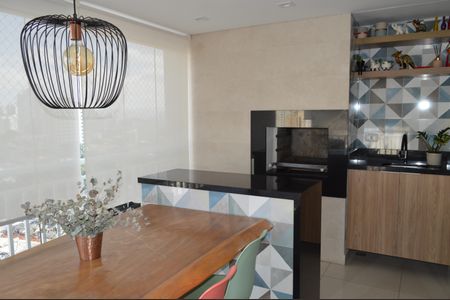 Apartamento à venda com 81m², 2 quartos e 2 vagasVaranda