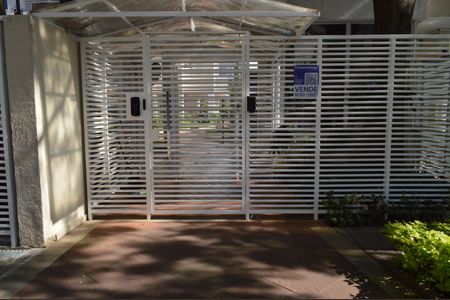 Apartamento à venda com 81m², 2 quartos e 2 vagasFachada + Plaquinha