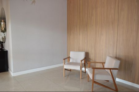 Apartamento à venda com 81m², 2 quartos e 2 vagasHall