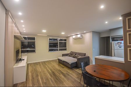 Apartamento à venda com 128m², 3 quartos e 1 vaga Apartamento à venda com 128m², 3 quartos e 1 vagaSala