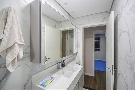 Apartamento à venda com 128m², 3 quartos e 1 vaga Apartamento à venda com 128m², 3 quartos e 1 vagaBanheiro