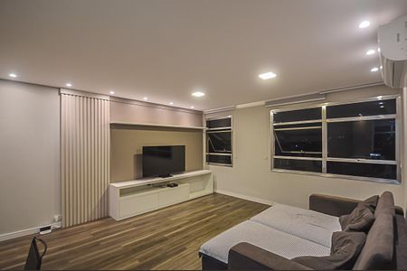 Apartamento à venda com 128m², 3 quartos e 1 vaga Apartamento à venda com 128m², 3 quartos e 1 vagaSala