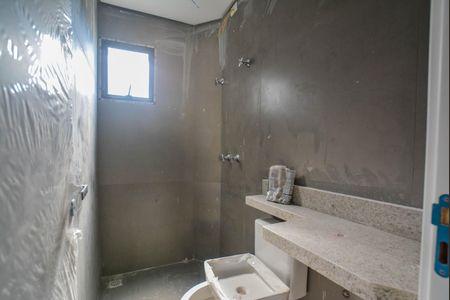 Apartamento à venda com 140m², 3 quartos e 2 vagas Apartamento à venda com 140m², 3 quartos e 2 vagasBanheiro da Suíte
