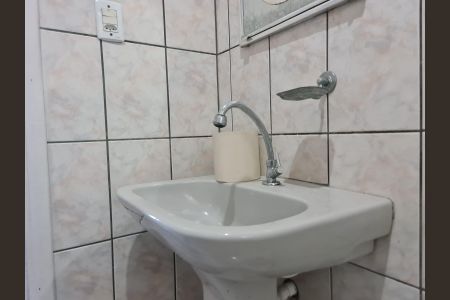 Casa à venda com 150m², 3 quartos e 3 vagas Casa à venda com 150m², 3 quartos e 3 vagasBanheiro Social