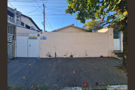 Casa à venda com 150m², 3 quartos e 3 vagas Casa à venda com 150m², 3 quartos e 3 vagasFachada