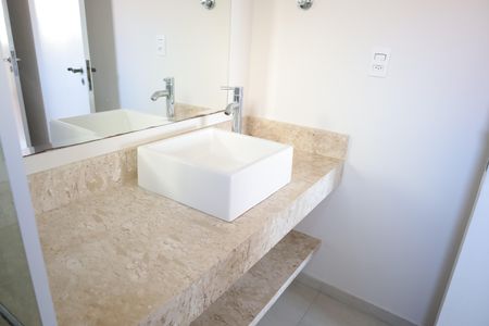 Casa à venda com 350m², 3 quartos e 3 vagasBanheiro da Suíte