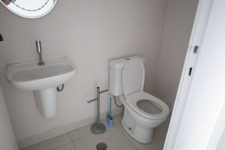 Casa à venda com 350m², 3 quartos e 3 vagasEspaço de Festas - Banheiro