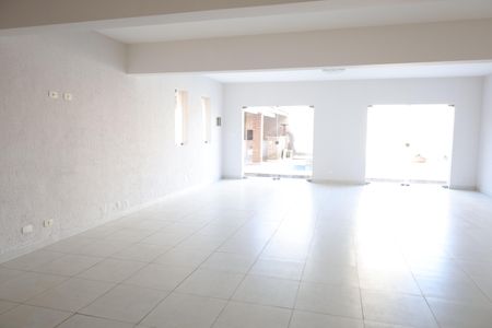Casa à venda com 350m², 3 quartos e 3 vagasEspaço de Festas