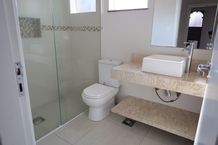 Casa à venda com 350m², 3 quartos e 3 vagasBanheiro