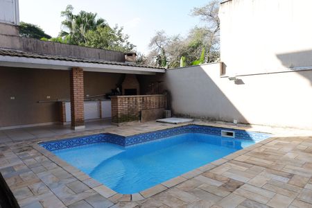 Casa à venda com 350m², 3 quartos e 3 vagasPiscina