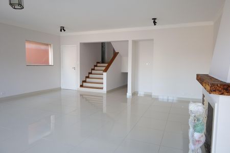 Casa à venda com 350m², 3 quartos e 3 vagasSala