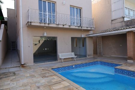 Casa à venda com 350m², 3 quartos e 3 vagasPiscina