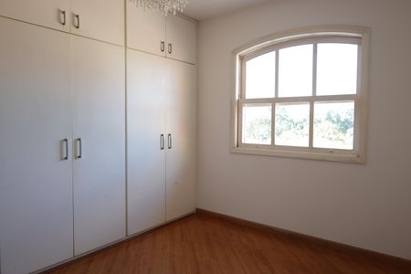 Casa à venda com 350m², 3 quartos e 3 vagasSuíte