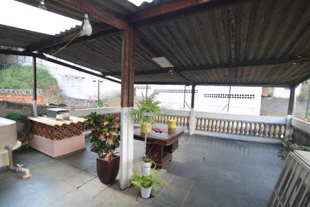 Casa à venda com 150m², 3 quartos e 2 vagasQuintal