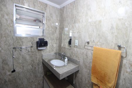 Casa à venda com 150m², 3 quartos e 2 vagasBanheiro 2