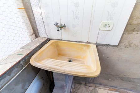 Casa para alugar com 42m², 2 quartos e sem vagaQuintal / Área de Serviço