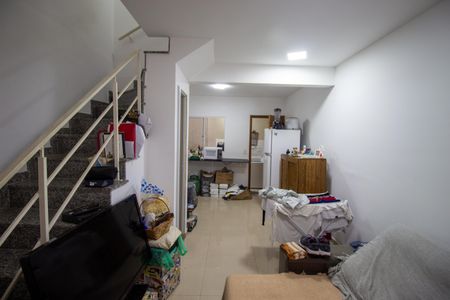 Casa de condomínio à venda com 55m², 2 quartos e 1 vaga Casa de condomínio à venda com 55m², 2 quartos e 1 vagaSala