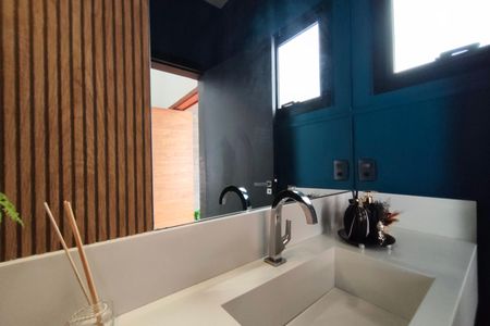 Casa de condomínio à venda com 200m², 3 quartos e 4 vagasLavabo