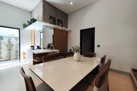 Casa de condomínio à venda com 200m², 3 quartos e 4 vagasSala de Jantar