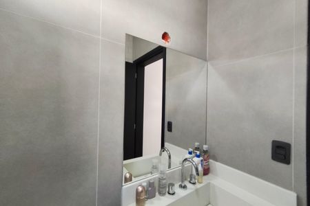 Casa de condomínio à venda com 200m², 3 quartos e 4 vagasBanheiro Suíte 2