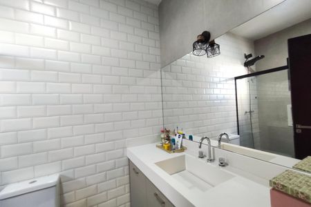 Casa de condomínio à venda com 200m², 3 quartos e 4 vagasBanheiro Suíte 3