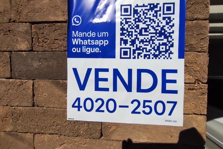 Casa de condomínio à venda com 200m², 3 quartos e 4 vagasPLACA INSTALADA NA FACHADA