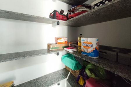 Casa de condomínio à venda com 200m², 3 quartos e 4 vagasÁrea de Serviço - Despensa