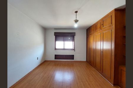 Casa à venda com 280m², 4 quartos e 5 vagas Casa à venda com 280m², 4 quartos e 5 vagasSuíte 4