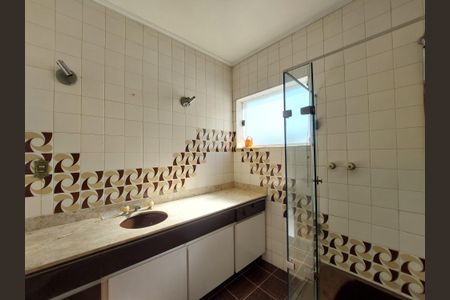 Casa à venda com 280m², 4 quartos e 5 vagas Casa à venda com 280m², 4 quartos e 5 vagasBanheiro Suíte 3