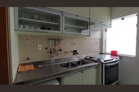 Casa à venda com 280m², 4 quartos e 5 vagas Casa à venda com 280m², 4 quartos e 5 vagasCozinha