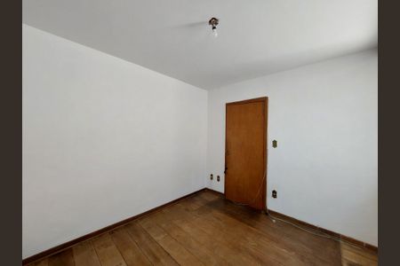 Casa à venda com 280m², 4 quartos e 5 vagas Casa à venda com 280m², 4 quartos e 5 vagasSala de TV