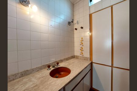 Casa à venda com 280m², 4 quartos e 5 vagas Casa à venda com 280m², 4 quartos e 5 vagasBanheiro Suíte 4