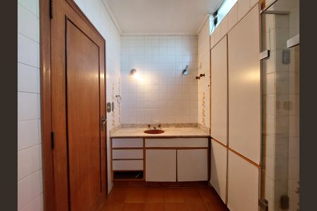 Casa à venda com 280m², 4 quartos e 5 vagas Casa à venda com 280m², 4 quartos e 5 vagasBanheiro Suíte 4