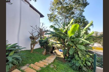 Casa à venda com 280m², 4 quartos e 5 vagas Casa à venda com 280m², 4 quartos e 5 vagasJardim